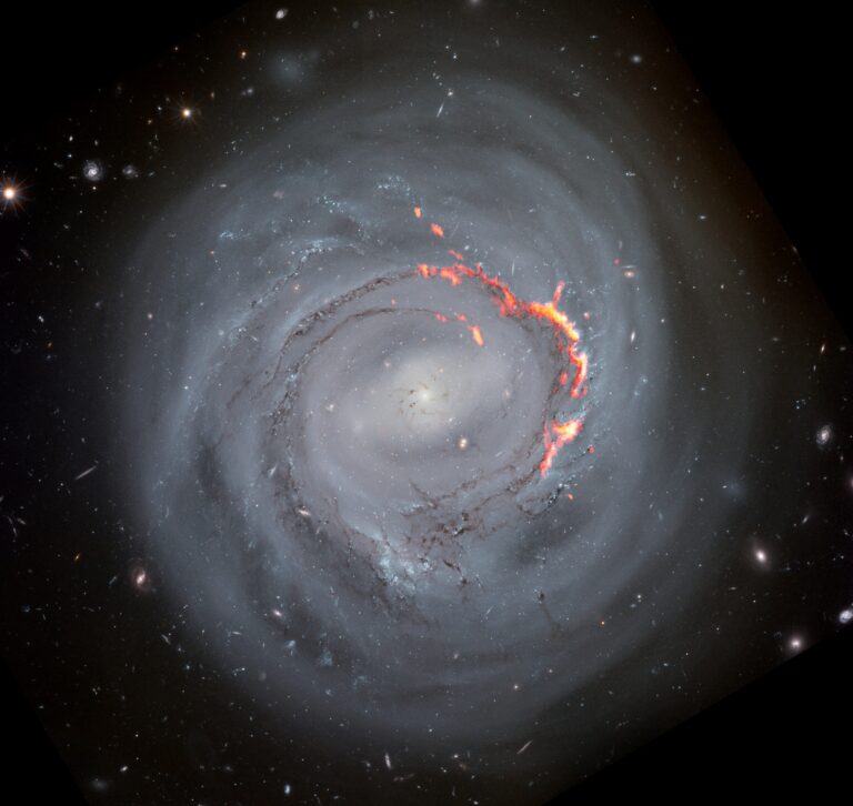 NGC 4921 boomerang effect: composite Hubble and ALMA image showing molecular gas filaments stripped and returning to the galaxy